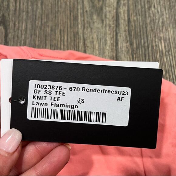 NWT Converse Go-To Embroidered Star Chevron T-Shirt Crewneck Lawn Flamingo XS - Picture 3 of 7